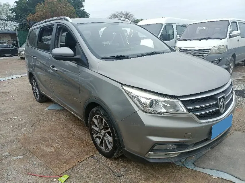 2019 BaoJun 730 1.5L 112HP L4 6MT,autocango,china used car exporter,china ev exporter,chinese used car exporter,chinese used ev exporter