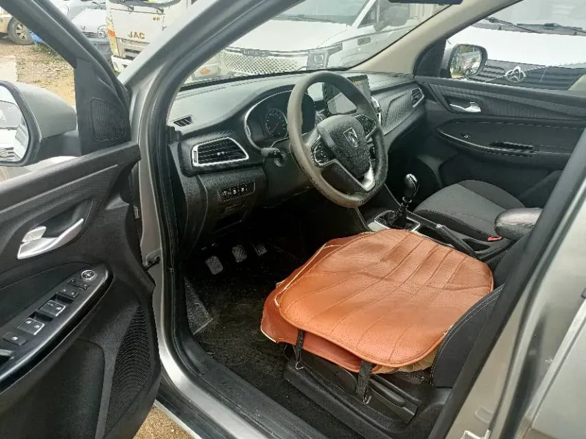 2019 BaoJun 730 1.5L 112HP L4 6MT,autocango,china used car exporter,china ev exporter,chinese used car exporter,chinese used ev exporter