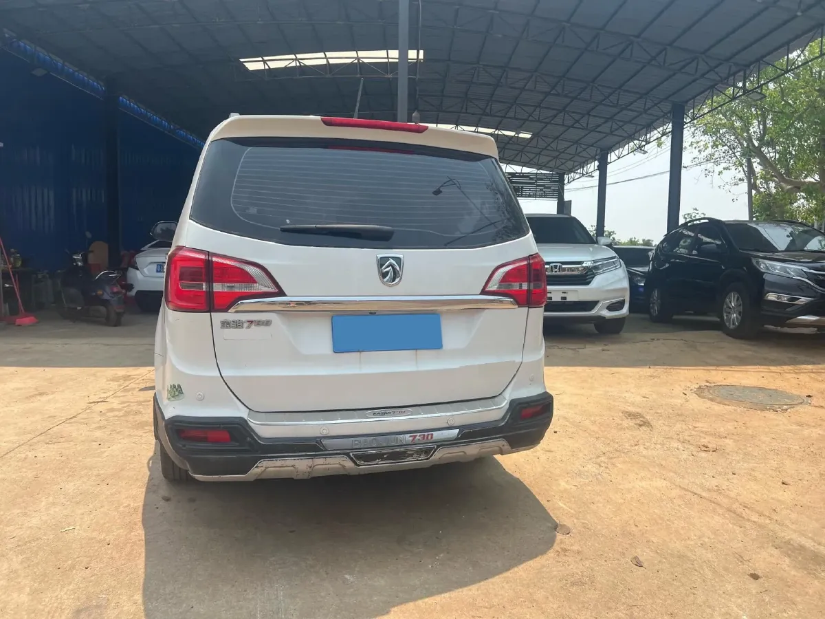 2016 BaoJun 730 1.5L 112HP L4 5MT,autocango,china used car exporter,china ev exporter,chinese used car exporter,chinese used ev exporter