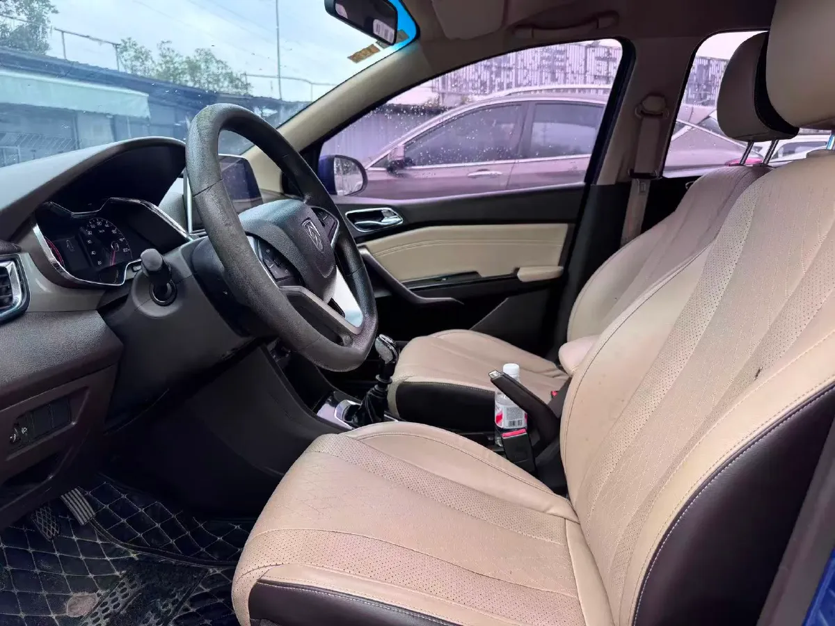 2017 BaoJun 310W 1.5L 112HP L4 6MT,autocango,china used car exporter,china ev exporter,chinese used car exporter,chinese used ev exporter