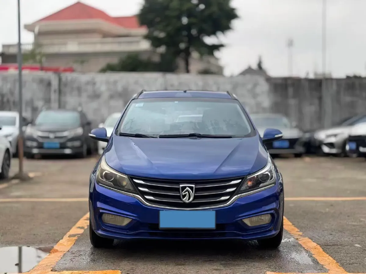 2017 BaoJun 310W 1.5L 112HP L4 6MT,autocango,china used car exporter,china ev exporter,chinese used car exporter,chinese used ev exporter