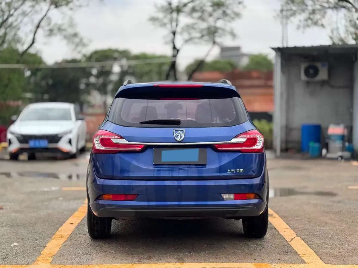 2017 BaoJun 310W 1.5L 112HP L4 6MT,autocango,china used car exporter,china ev exporter,chinese used car exporter,chinese used ev exporter