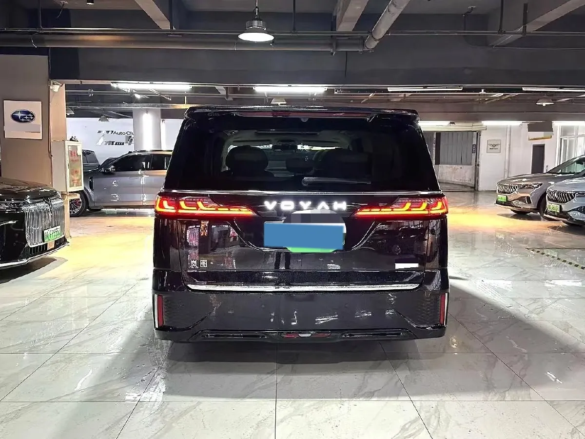 2025 Voyah Dream 1.5T 150HP L4 PHEV 41.7KWH,autocango,china used car exporter,china ev exporter,chinese used car exporter,chinese used ev exporter