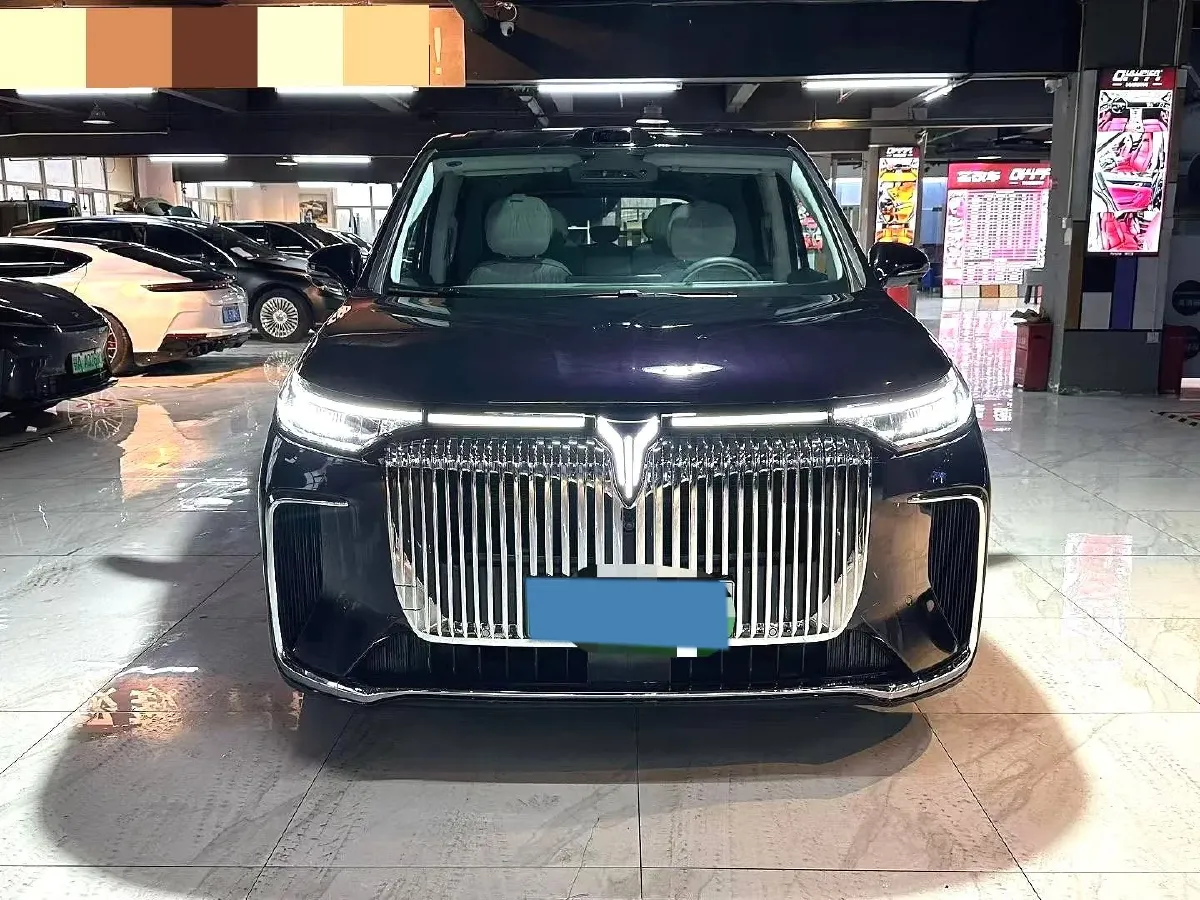 2025 Voyah Dream 1.5T 150HP L4 PHEV 41.7KWH,autocango,china used car exporter,china ev exporter,chinese used car exporter,chinese used ev exporter