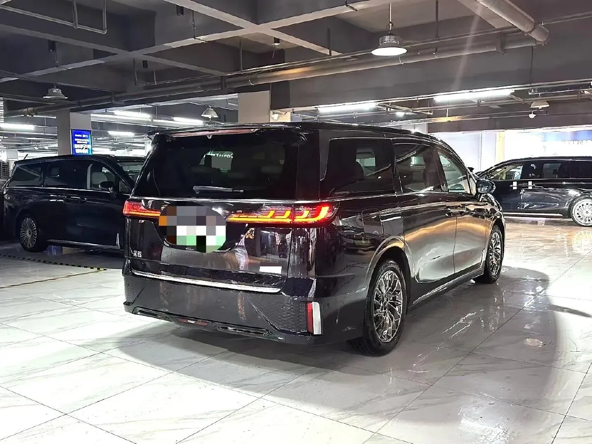 2025 Voyah Dream 1.5T 150HP L4 PHEV 41.7KWH,autocango,china used car exporter,china ev exporter,chinese used car exporter,chinese used ev exporter