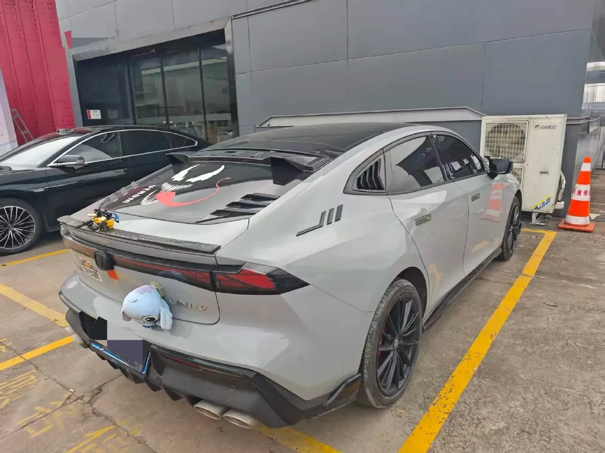 2023 ChangAn UNI-V 1.5T 188HP L4 7DCT,autocango,china used car exporter,china ev exporter,chinese used car exporter,chinese used ev exporter