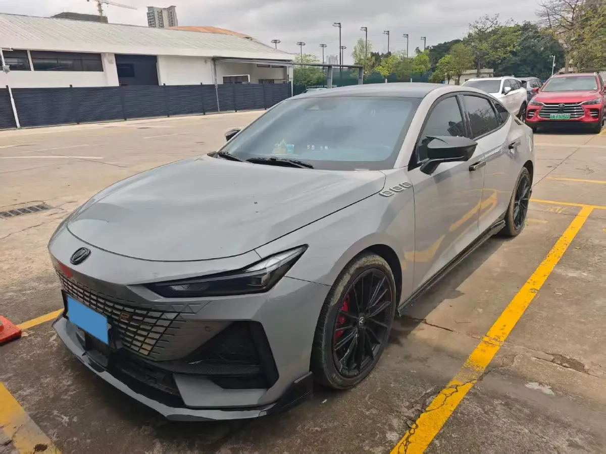 2023 ChangAn UNI-V 1.5T 188HP L4 7DCT,autocango,china used car exporter,china ev exporter,chinese used car exporter,chinese used ev exporter