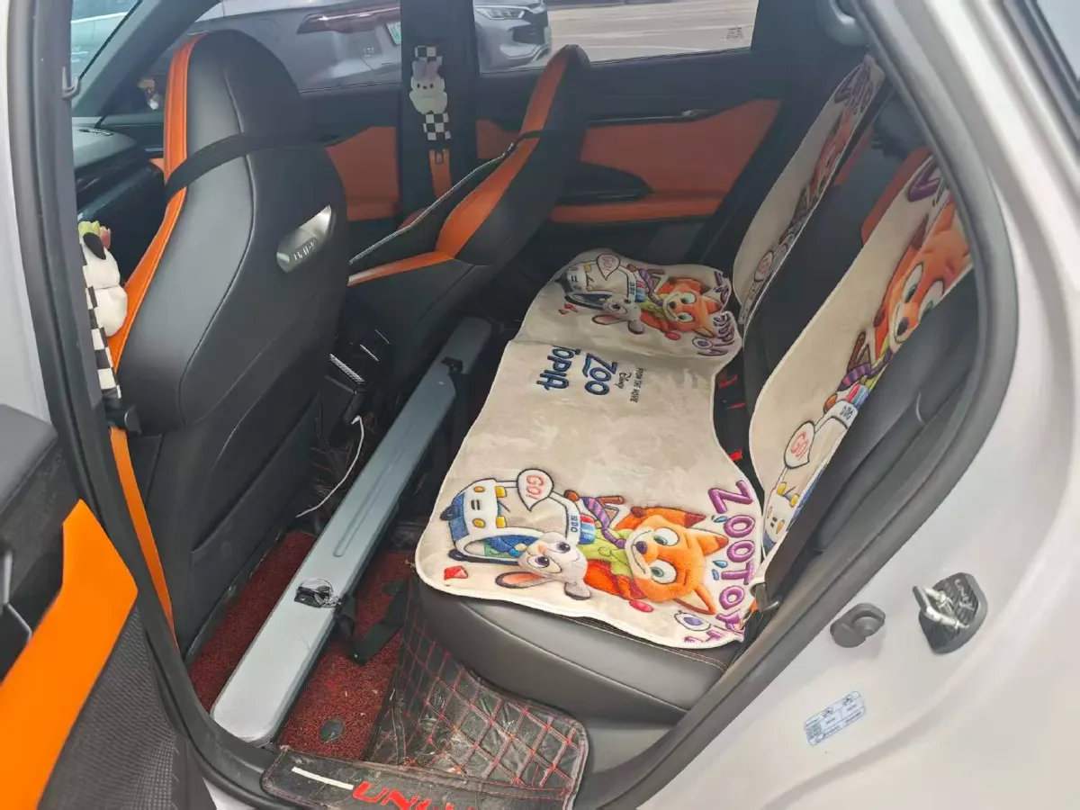 2023 ChangAn UNI-V 1.5T 188HP L4 7DCT,autocango,china used car exporter,china ev exporter,chinese used car exporter,chinese used ev exporter