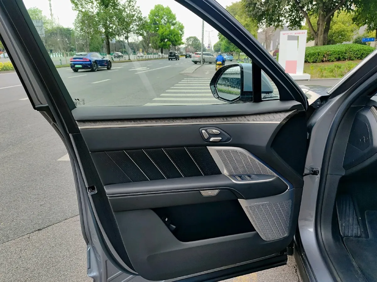 2025 ONVO L90 BEV,autocango,china used car exporter,china ev exporter,chinese used car exporter,chinese used ev exporter