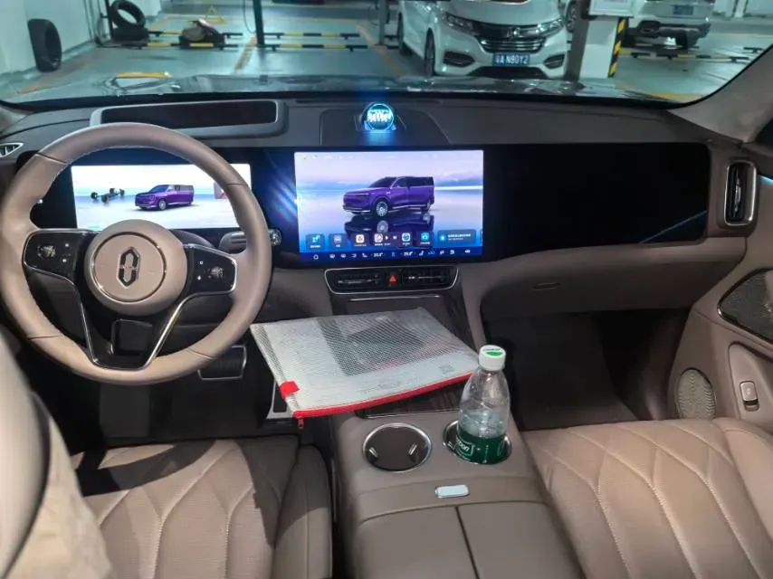 2025 AITO AITO M8 REEV 160HP REEV 53.4KWH,autocango,china used car exporter,china ev exporter,chinese used car exporter,chinese used ev exporter