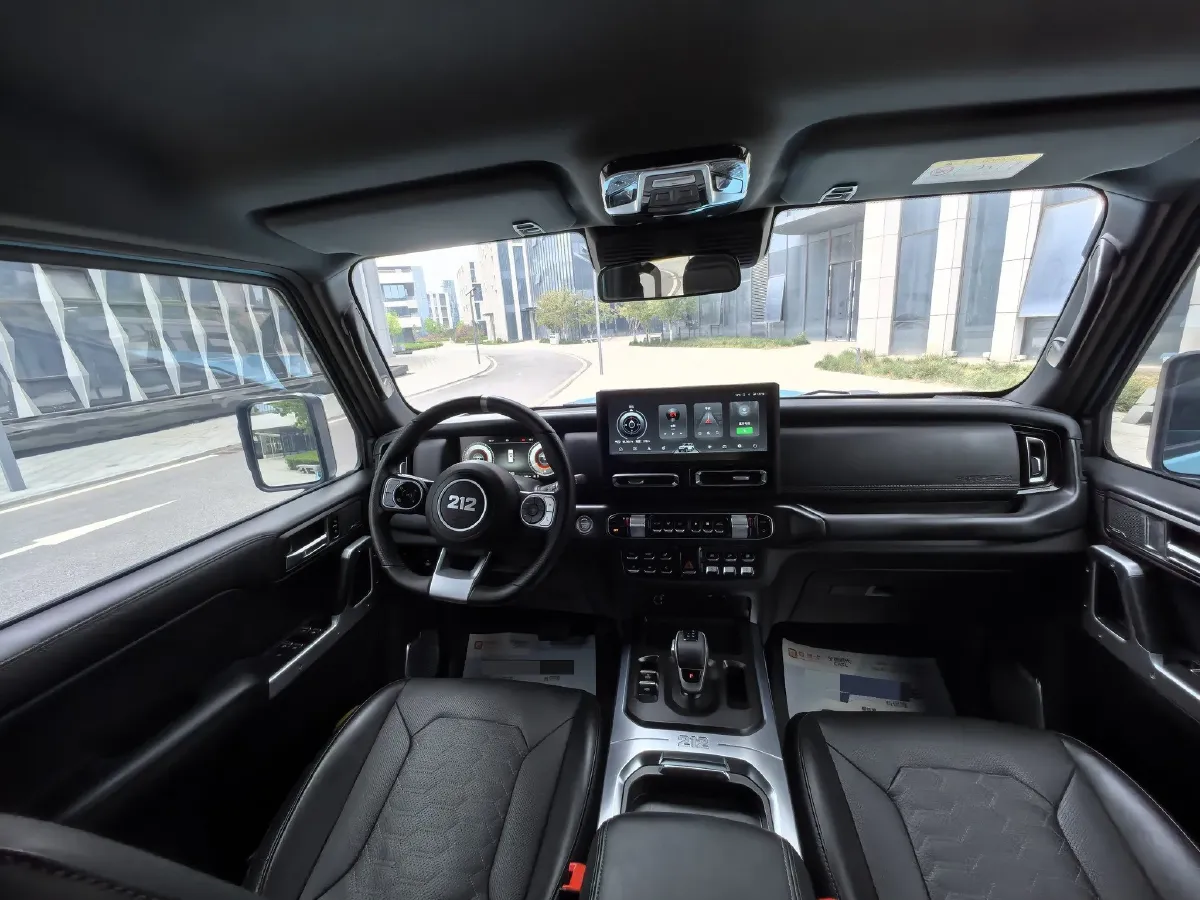 2025 212 212 T01 2.0T 252HP L4 8AT,autocango,china used car exporter,china ev exporter,chinese used car exporter,chinese used ev exporter