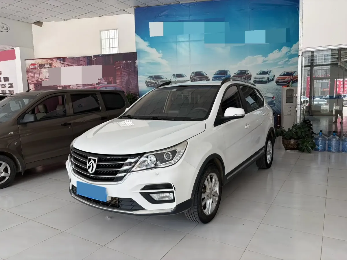 2017 BaoJun 560 1.5T 150HP L4 6MT,autocango,china used car exporter,china ev exporter,chinese used car exporter,chinese used ev exporter