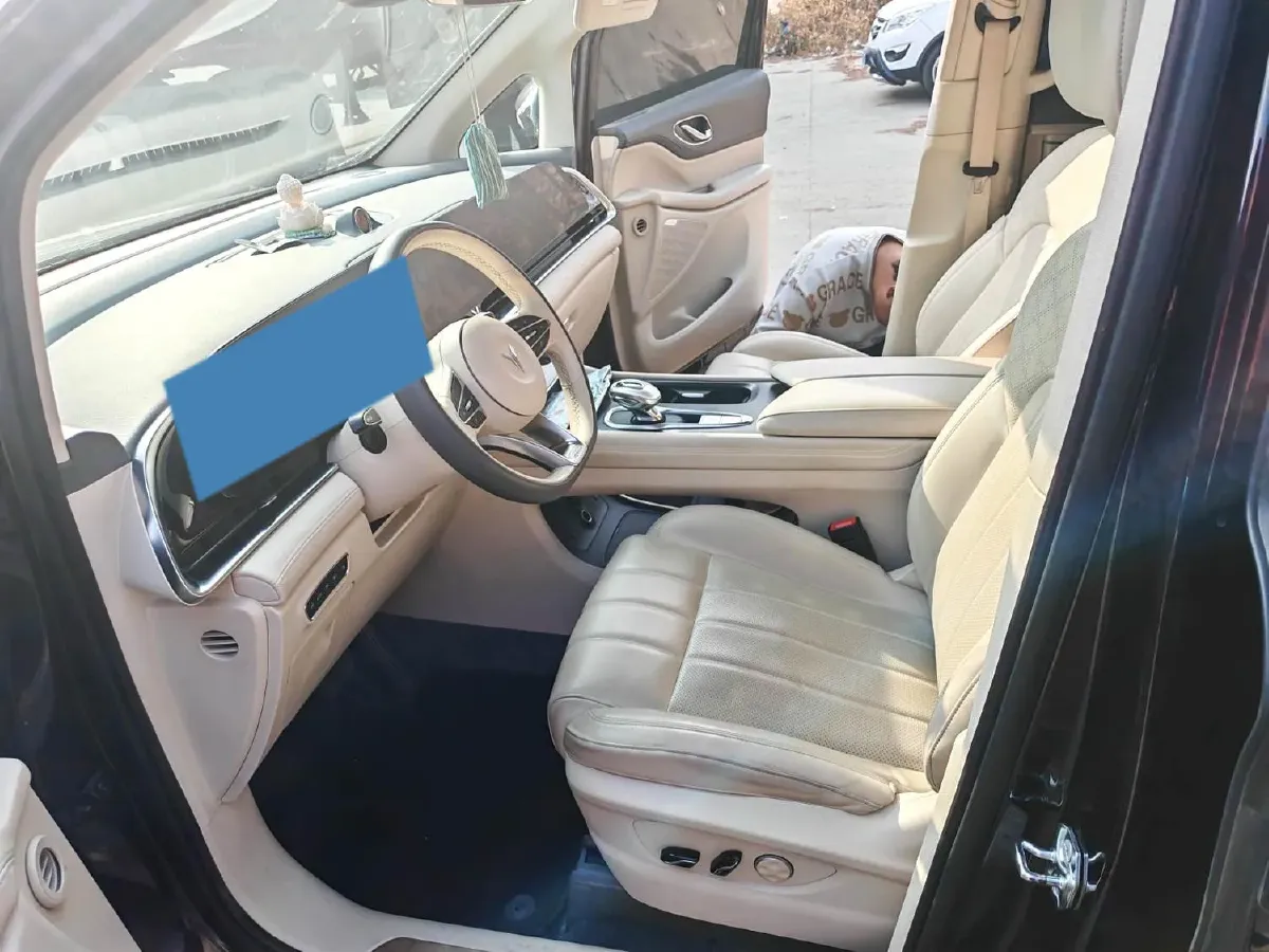 2022 Voyah Dream 1.5T 136HP L4 PHEV 25.57KWH,autocango,china used car exporter,china ev exporter,chinese used car exporter,chinese used ev exporter