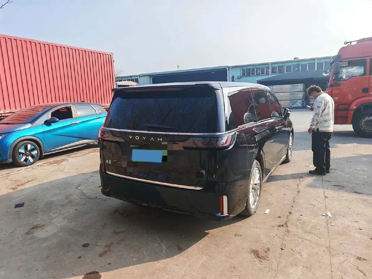 2022 Voyah Dream 1.5T 136HP L4 PHEV 25.57KWH,autocango,china used car exporter,china ev exporter,chinese used car exporter,chinese used ev exporter