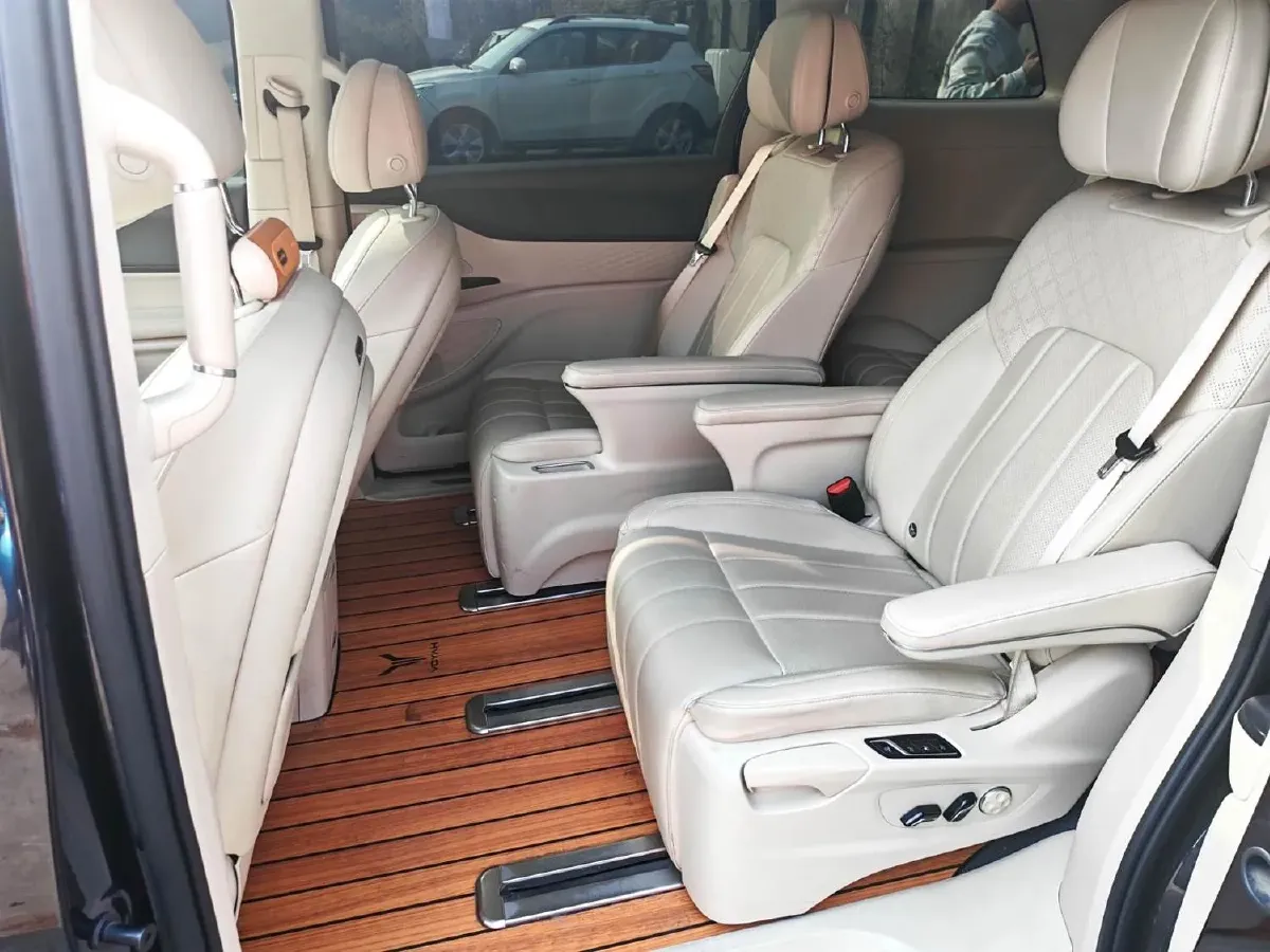 2022 Voyah Dream 1.5T 136HP L4 PHEV 25.57KWH,autocango,china used car exporter,china ev exporter,chinese used car exporter,chinese used ev exporter