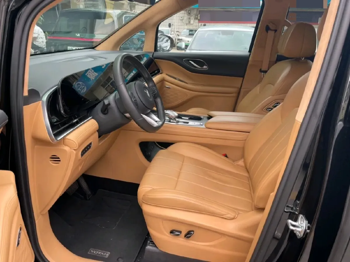 2024 Voyah Dream 1.5T 150HP L4 PHEV 43KWH,autocango,china used car exporter,china ev exporter,chinese used car exporter,chinese used ev exporter