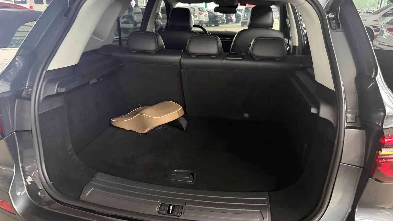 2021 Roewe RX5 1.5T 169HP L4 AMT PHEV 11.1KWH,autocango,china used car exporter,china ev exporter,chinese used car exporter,chinese used ev exporter