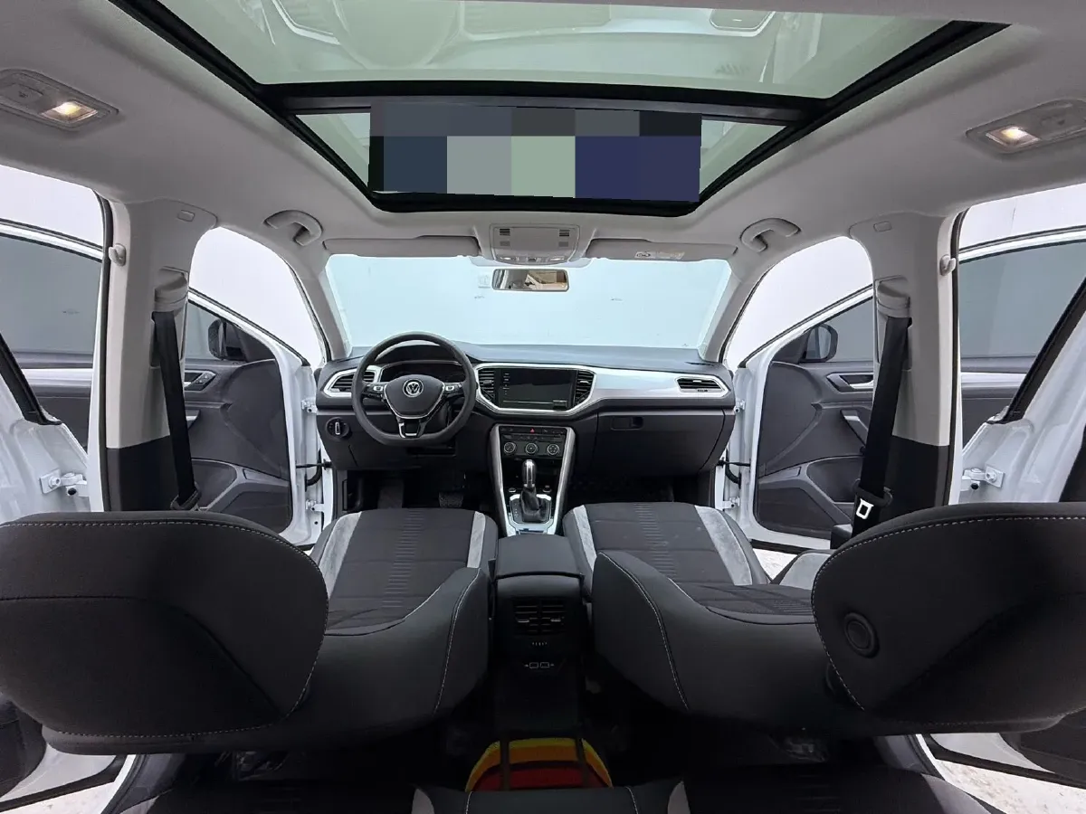 2021 Volkswagen T-Roc 1.4T 150HP L4 7DCT,autocango,china used car exporter,china ev exporter,chinese used car exporter,chinese used ev exporter