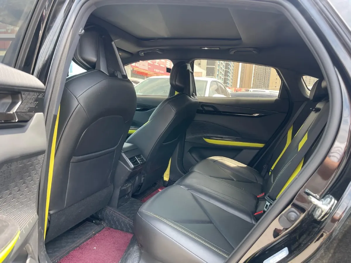 2022 ChangAn UNI-V 1.5T 188HP L4 7DCT,autocango,china used car exporter,china ev exporter,chinese used car exporter,chinese used ev exporter