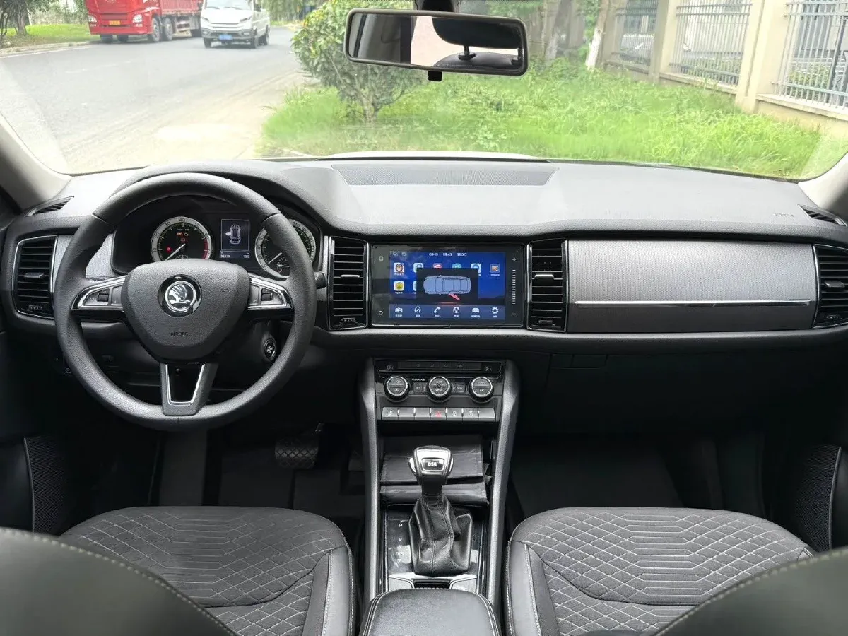 2018 Skoda Kodiak 2.0T 186HP L4 7DCT,autocango,china used car exporter,china ev exporter,chinese used car exporter,chinese used ev exporter