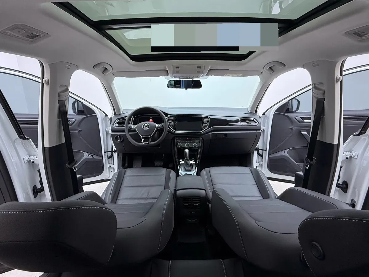 2021 Volkswagen T-Roc 1.4T 150HP L4 7DCT,autocango,china used car exporter,china ev exporter,chinese used car exporter,chinese used ev exporter