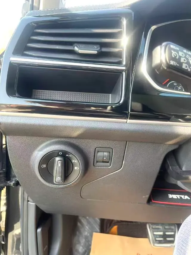 2021 Jetta VS7 1.4T 150HP L4 6AT,autocango,china used car exporter,china ev exporter,chinese used car exporter,chinese used ev exporter