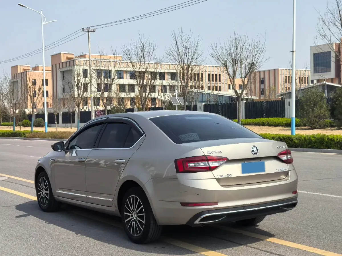 2018 Skoda Octavia 1.2T 116HP L4 7DCT,autocango,china used car exporter,china ev exporter,chinese used car exporter,chinese used ev exporter