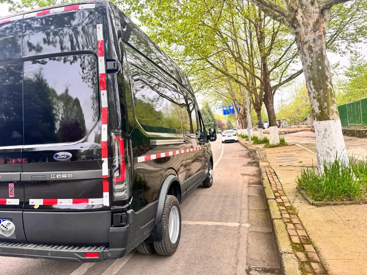 2024 Ford TransitT8 2.3T 174HP L4 8AT,autocango,china used car exporter,china ev exporter,chinese used car exporter,chinese used ev exporter