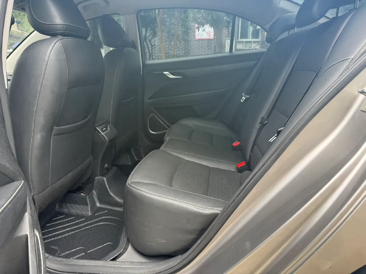 2020 Geely Emgrand 1.5L 109HP L4 5MT,autocango,china used car exporter,china ev exporter,chinese used car exporter,chinese used ev exporter