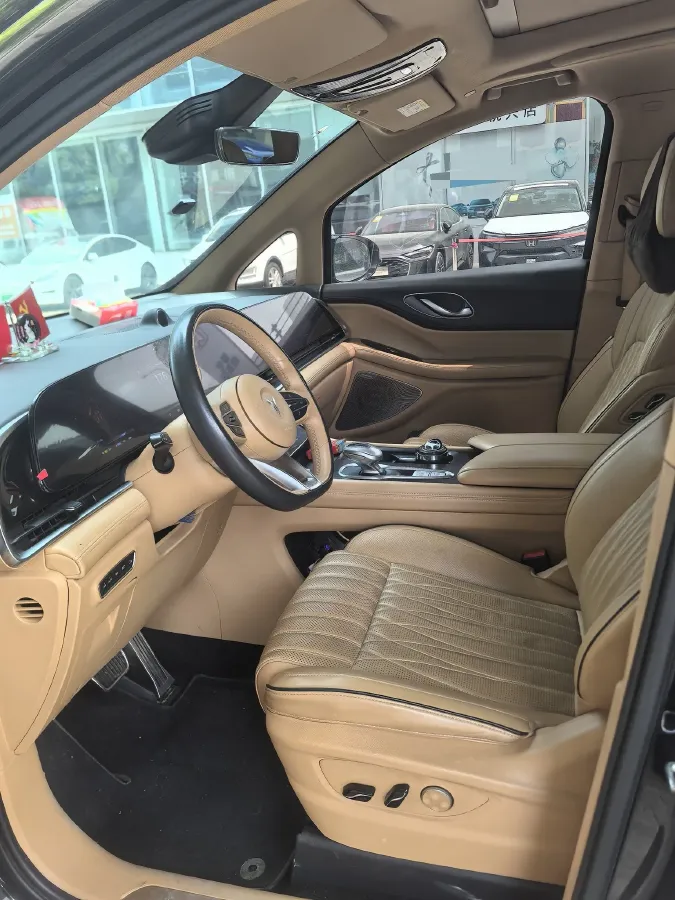 2022 Voyah Dream 1.5T 136HP L4 PHEV 25.57KWH,autocango,china used car exporter,china ev exporter,chinese used car exporter,chinese used ev exporter