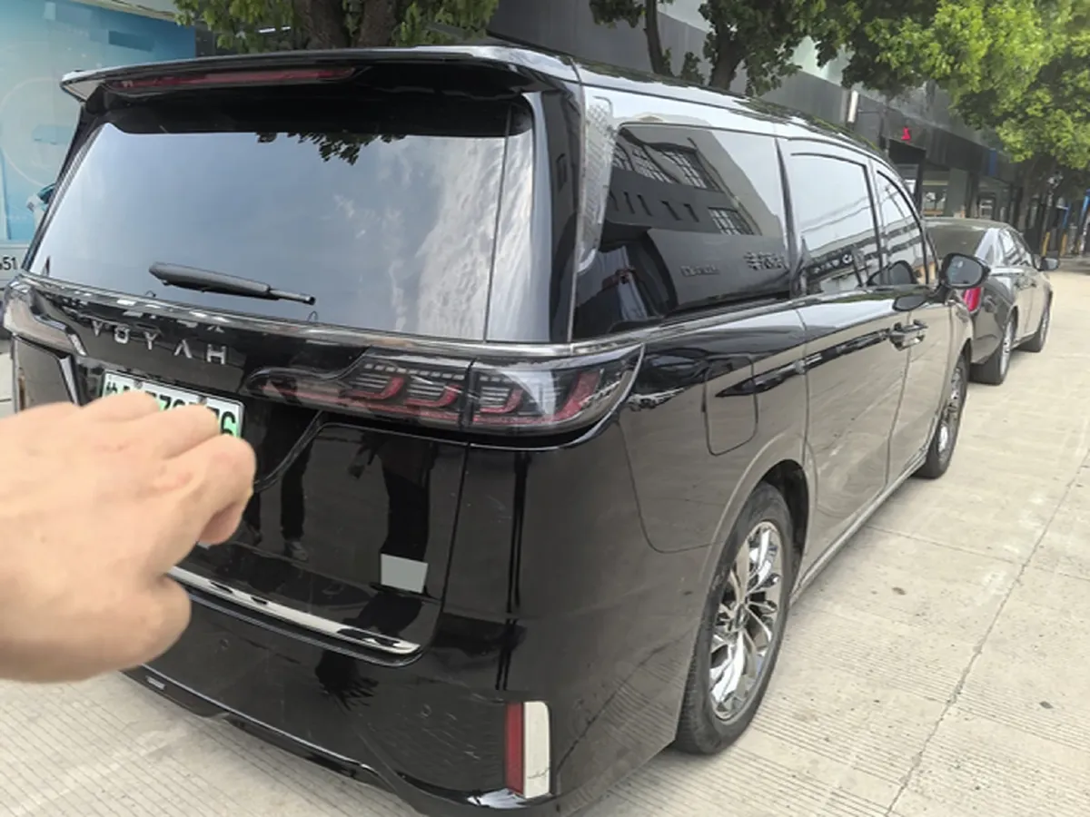 2022 Voyah Dream 1.5T 136HP L4 PHEV 25.57KWH,autocango,china used car exporter,china ev exporter,chinese used car exporter,chinese used ev exporter