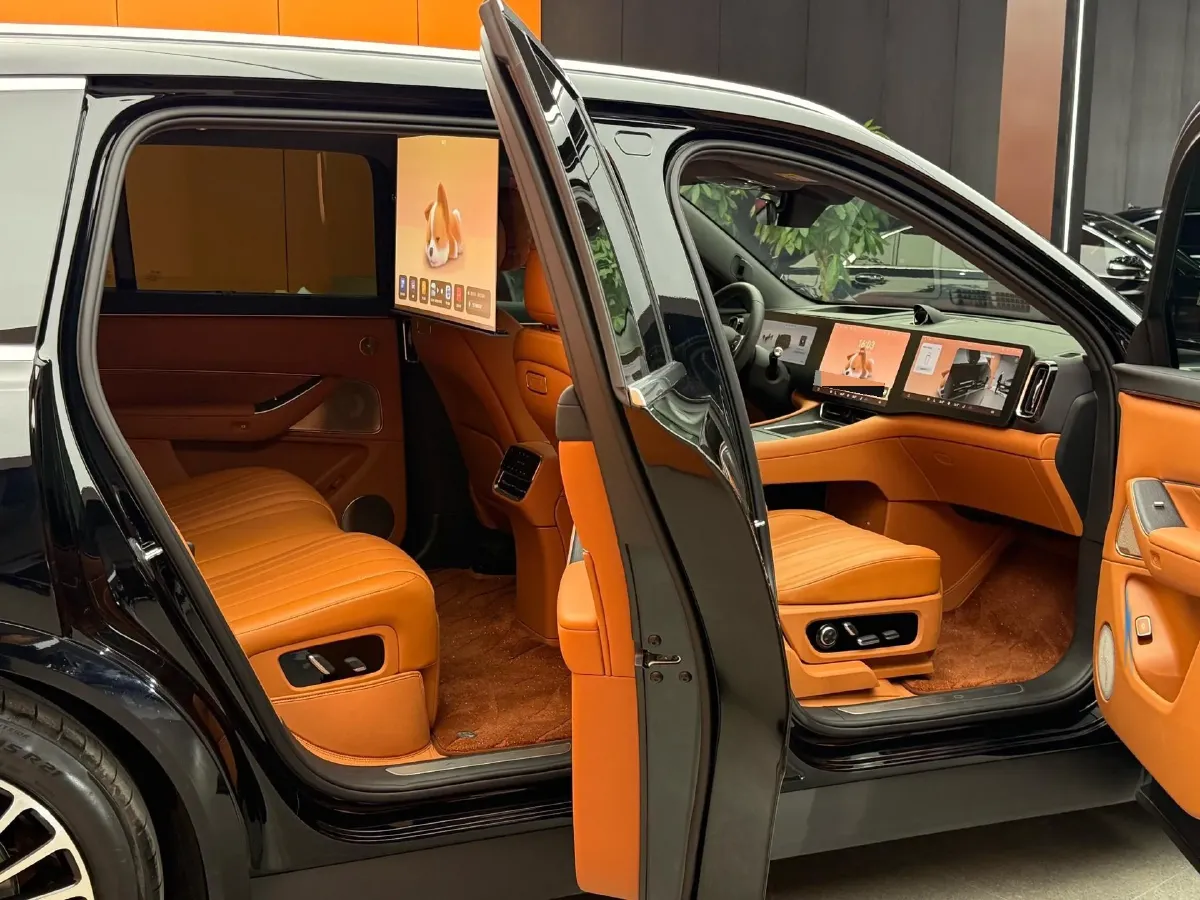 2025 AITO AITO M8 REEV 160HP REEV 53.4KWH,autocango,china used car exporter,china ev exporter,chinese used car exporter,chinese used ev exporter