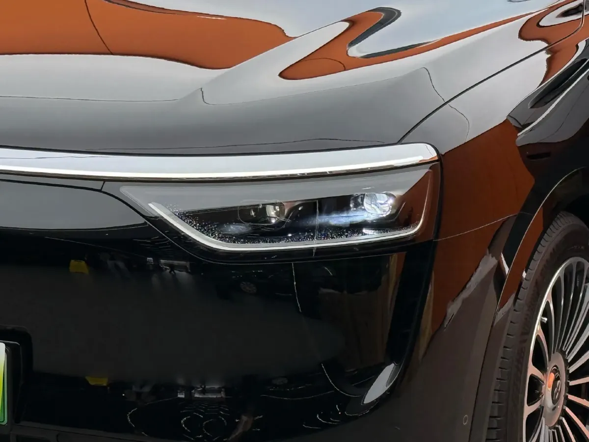 2025 AITO AITO M8 REEV 160HP REEV 53.4KWH,autocango,china used car exporter,china ev exporter,chinese used car exporter,chinese used ev exporter