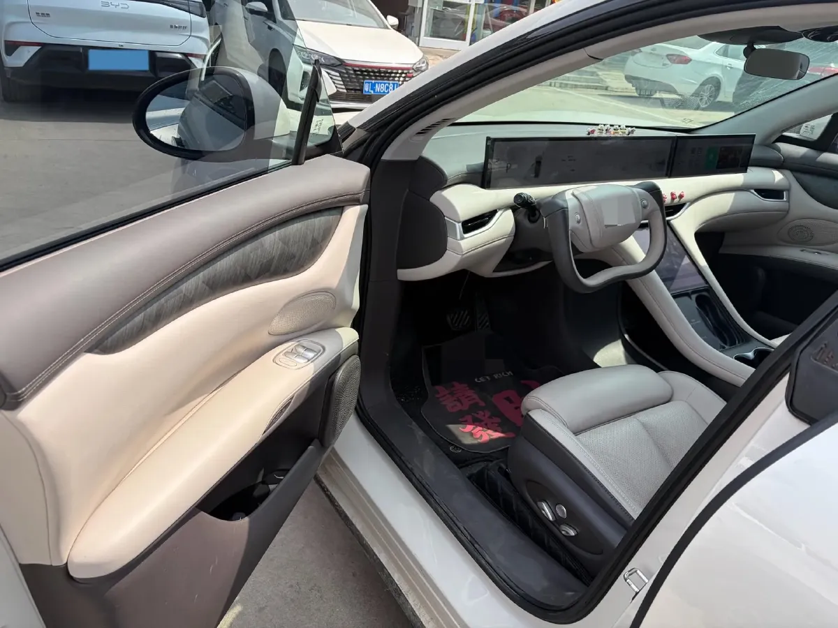 2023 IM LS6 BEV 71KWH,autocango,china used car exporter,china ev exporter,chinese used car exporter,chinese used ev exporter