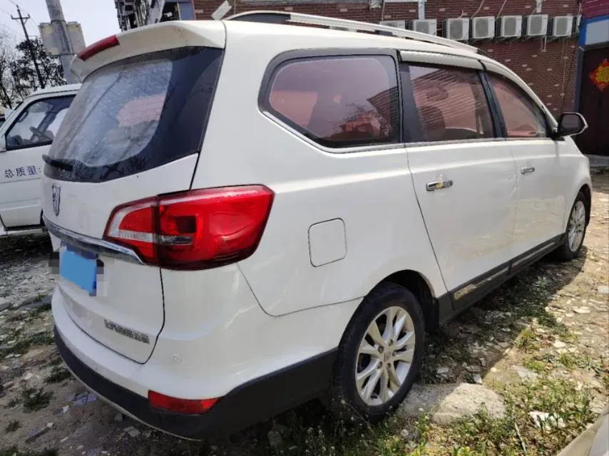 2016 BaoJun 560 1.5T 150HP L4 6MT,autocango,china used car exporter,china ev exporter,chinese used car exporter,chinese used ev exporter