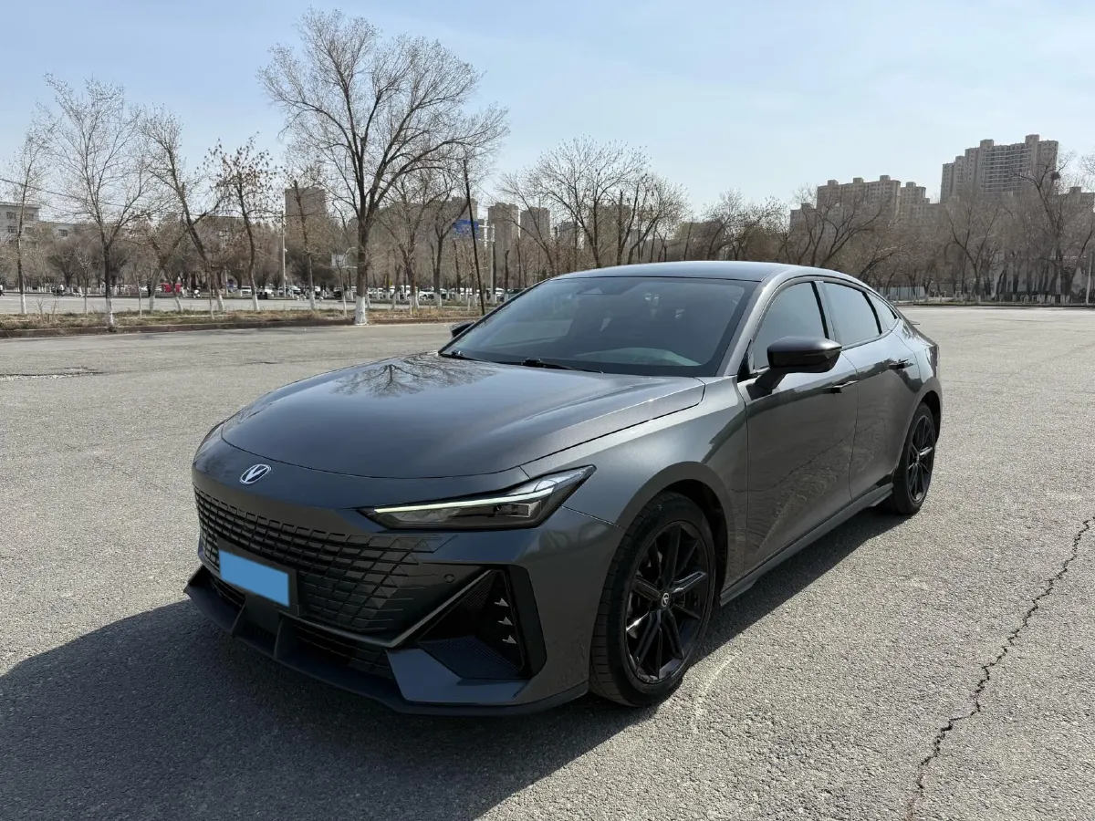 2023 ChangAn UNI-V 1.5T 188HP L4 7DCT,autocango,china used car exporter,china ev exporter,chinese used car exporter,chinese used ev exporter