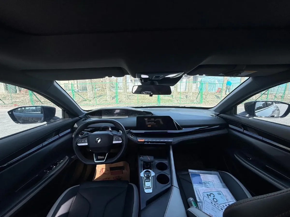 2023 ChangAn UNI-V 1.5T 188HP L4 7DCT,autocango,china used car exporter,china ev exporter,chinese used car exporter,chinese used ev exporter