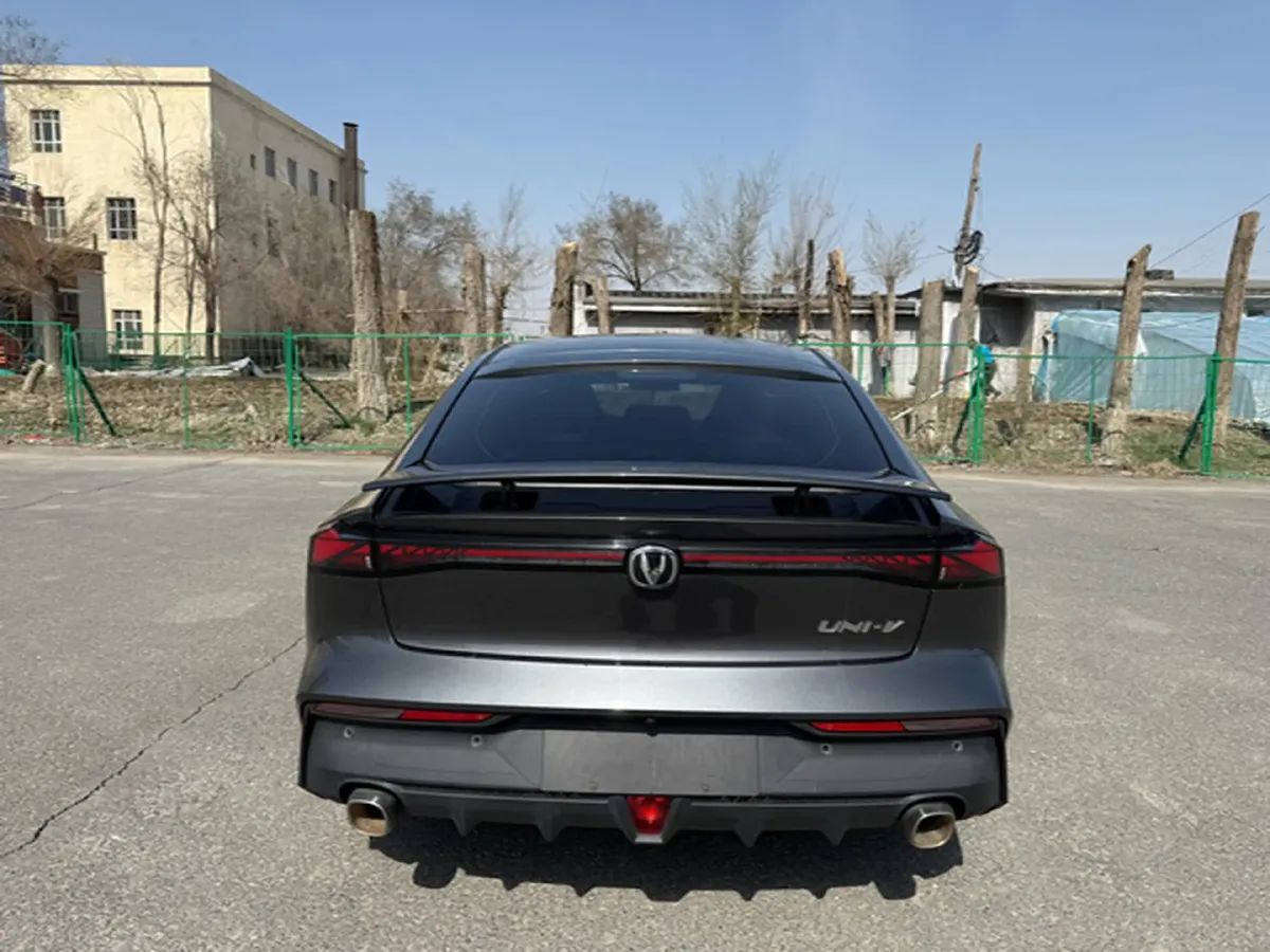 2023 ChangAn UNI-V 1.5T 188HP L4 7DCT,autocango,china used car exporter,china ev exporter,chinese used car exporter,chinese used ev exporter