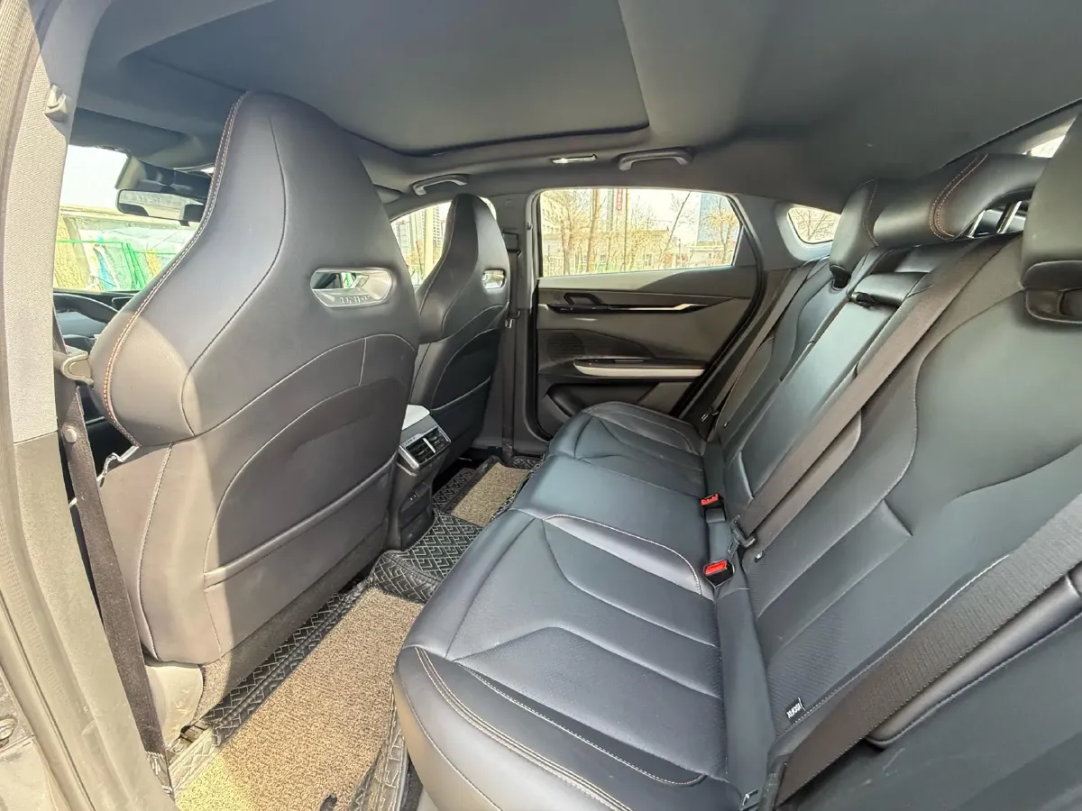 2023 ChangAn UNI-V 1.5T 188HP L4 7DCT,autocango,china used car exporter,china ev exporter,chinese used car exporter,chinese used ev exporter