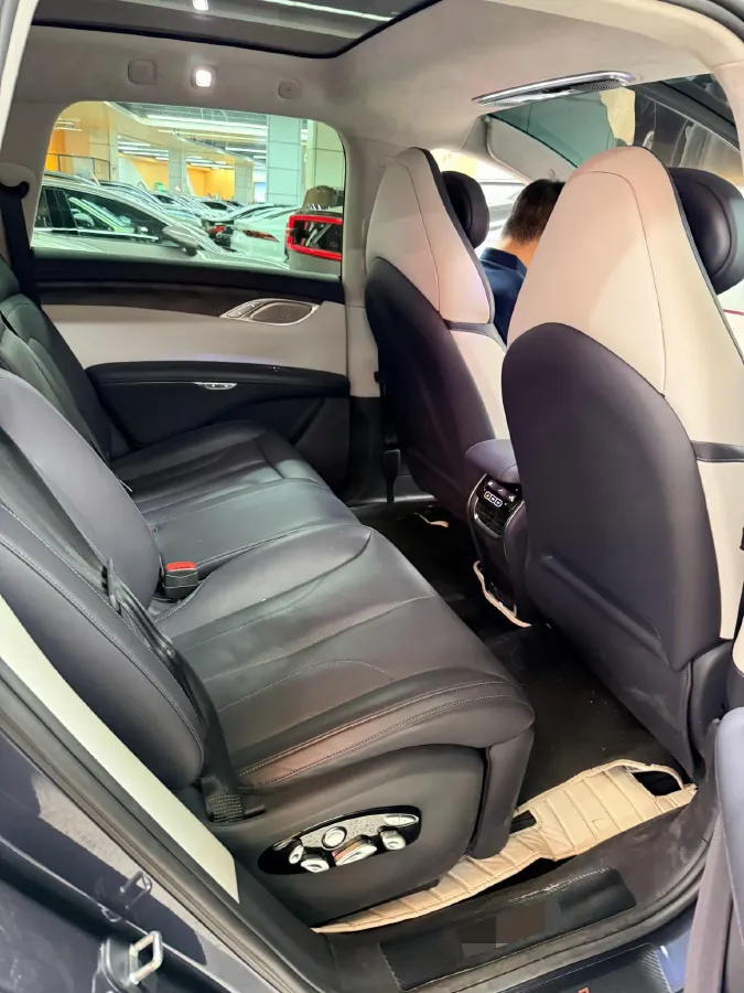 2023 IM LS7 BEV 100KWH,autocango,china used car exporter,china ev exporter,chinese used car exporter,chinese used ev exporter