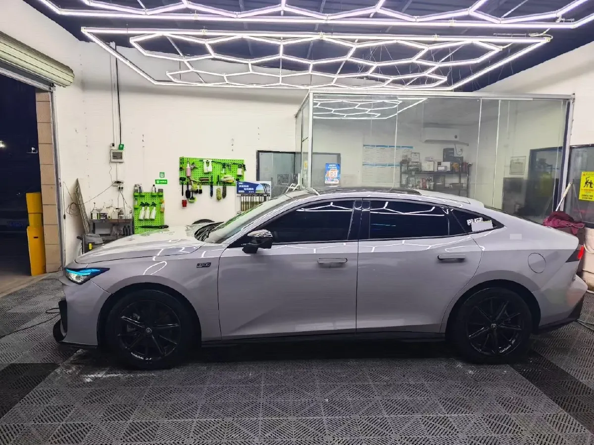 2023 ChangAn UNI-V iDD 1.5T 170HP L4 6TCT PHEV 18.4KWH,autocango,china used car exporter,china ev exporter,chinese used car exporter,chinese used ev exporter