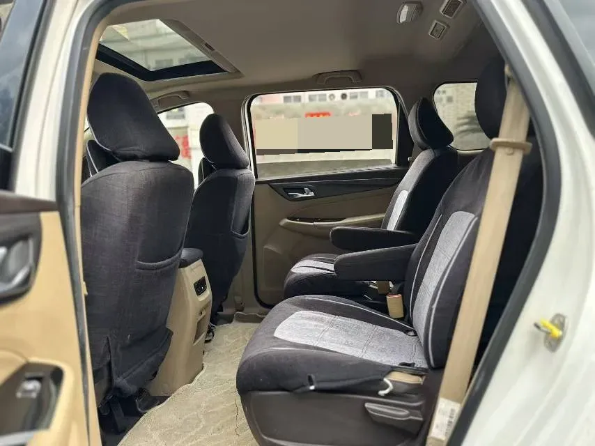 2017 BaoJun 730 1.5T 150HP L4 6MT,autocango,china used car exporter,china ev exporter,chinese used car exporter,chinese used ev exporter