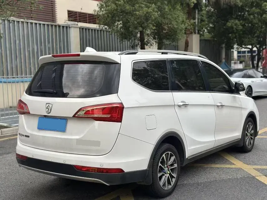 2017 BaoJun 730 1.5T 150HP L4 6MT,autocango,china used car exporter,china ev exporter,chinese used car exporter,chinese used ev exporter