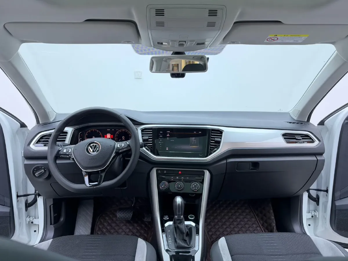 2022 Volkswagen T-Roc 1.4T 150HP L4 7DCT,autocango,china used car exporter,china ev exporter,chinese used car exporter,chinese used ev exporter
