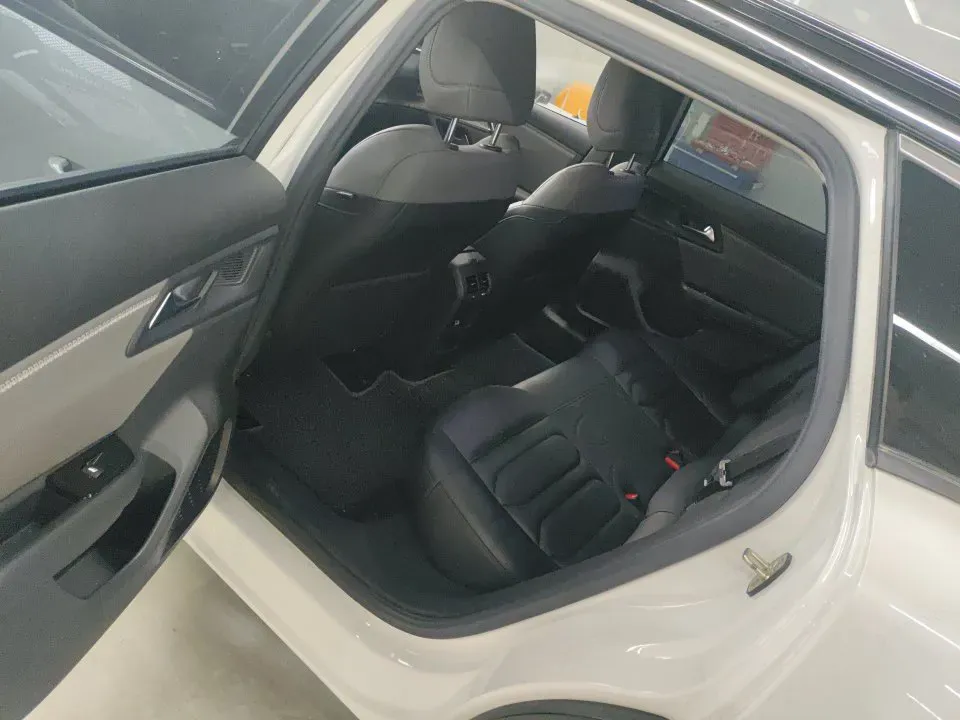 2021 Citroen C5 X 1.6T 175HP L4 8AT,autocango,china used car exporter,china ev exporter,chinese used car exporter,chinese used ev exporter