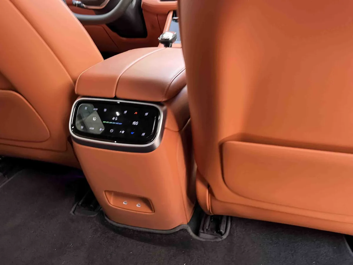 2024 AITO AITO M7 1.5T 152HP L4 REEV 42KWH,autocango,china used car exporter,china ev exporter,chinese used car exporter,chinese used ev exporter