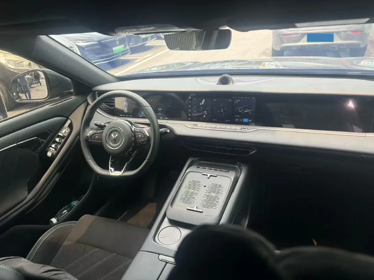 2025 Voyah FREE 1.5T 150HP L4 REEV 43KWH,autocango,china used car exporter,china ev exporter,chinese used car exporter,chinese used ev exporter