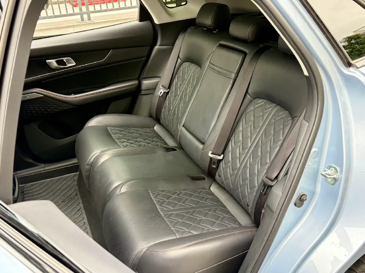 2021 ChangAn UNI-K 2.0T 233HP L4 8AT,autocango,china used car exporter,china ev exporter,chinese used car exporter,chinese used ev exporter