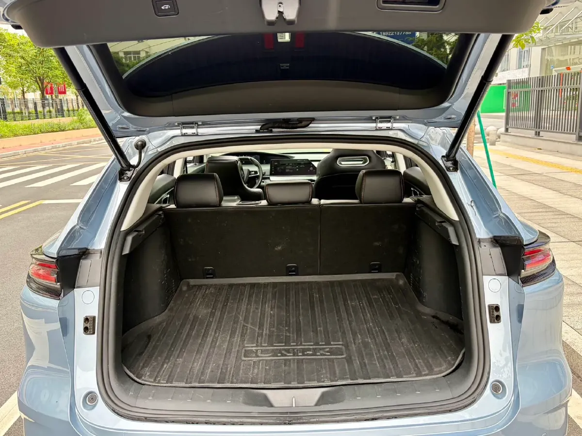 2021 ChangAn UNI-K 2.0T 233HP L4 8AT,autocango,china used car exporter,china ev exporter,chinese used car exporter,chinese used ev exporter