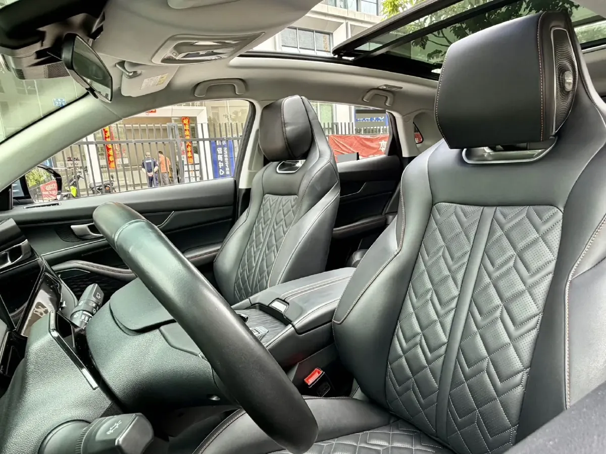 2021 ChangAn UNI-K 2.0T 233HP L4 8AT,autocango,china used car exporter,china ev exporter,chinese used car exporter,chinese used ev exporter